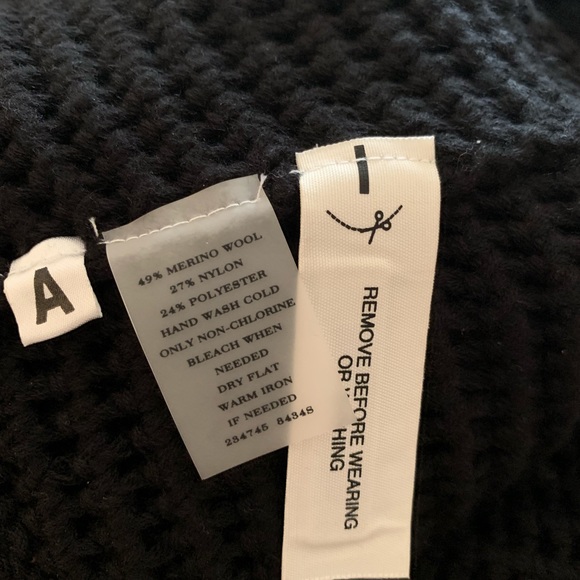 Ann Taylor luxurious crop sweater - Picture 5 of 6